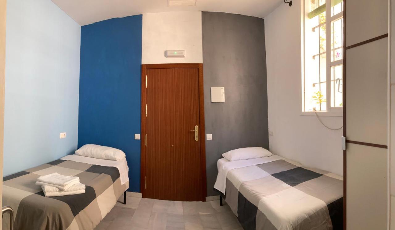 Baobab Hostal El Puerto de Santa Maria Bagian luar foto