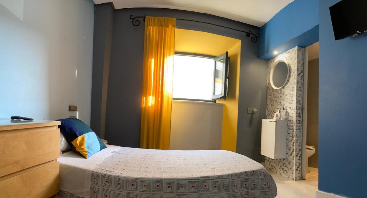 Baobab Hostal El Puerto de Santa Maria Bagian luar foto